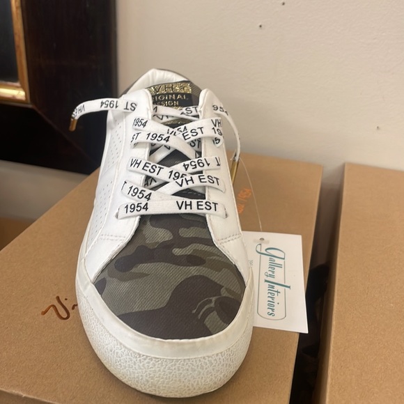 Vintage Havana Kiki Sneaker. New w tags, never worn. - Picture 4 of 4